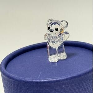 Kris Bear figurine  damage